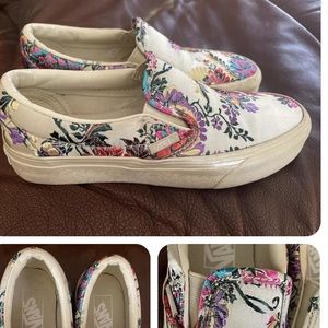 Vans Slip On Sneakers Embroidered Women Size 6